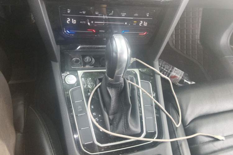 Used Volkswagen Magotan 2019 330TSI DSG Leading Edition China V Standard Gear Lever