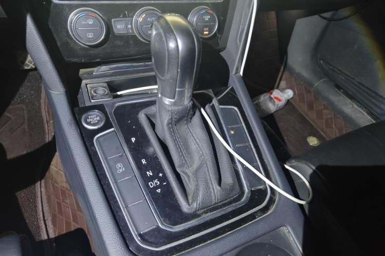 Used Volkswagen Magotan 2019 380TSI DSG Luxury Version China VI Standard Gear Lever