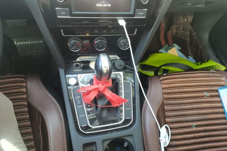 Used Volkswagen Magotan 2019 330TSI DSG Leading Model China VI Standard Gear Lever