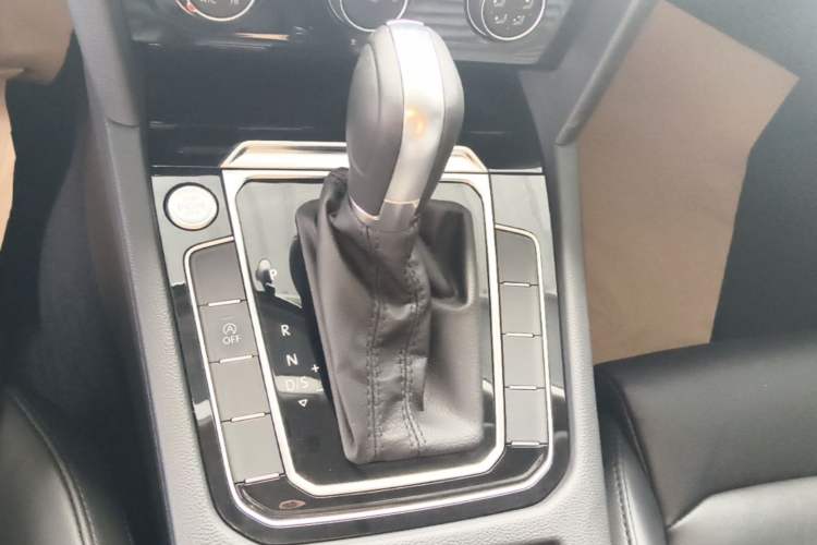 Used Volkswagen Magotan 2019 330TSI DSG Leading Model China VI Standard Gear Lever