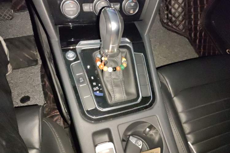 Used Volkswagen Magotan 2019 330TSI DSG Luxury Version China VI Standard Gear Lever