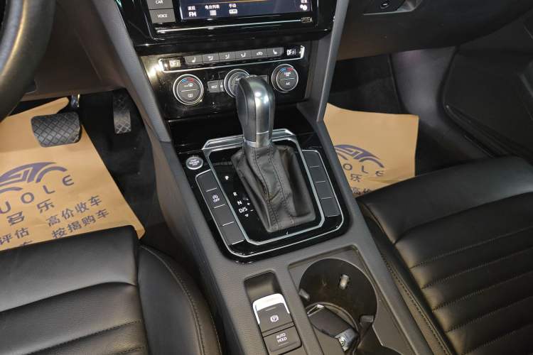 Used Volkswagen Magotan 2019 330TSI DSG Luxury Model China V Standard Gear Lever