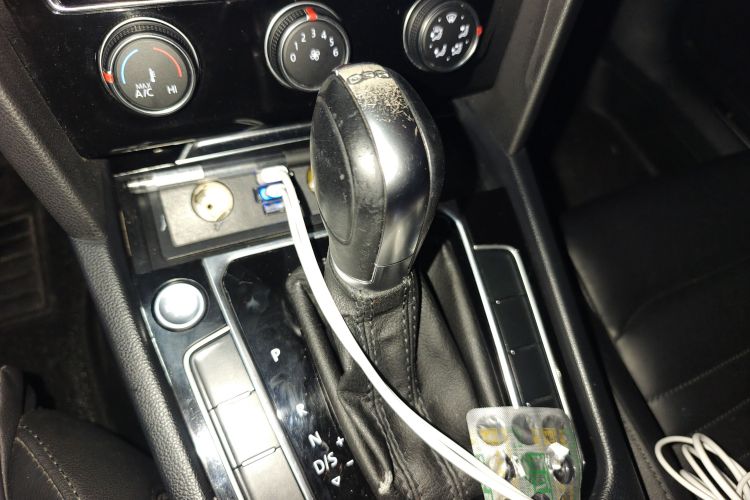 Used Volkswagen Magotan 2019 330TSI DSG Leading Model China VI Standard Gear Lever