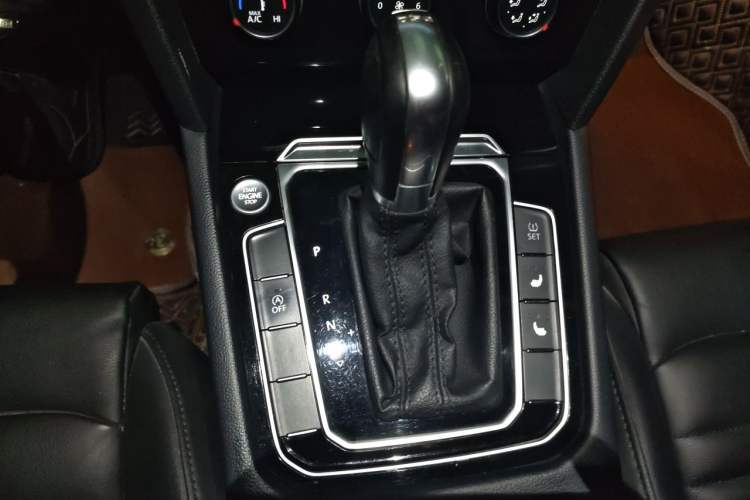 Used Volkswagen Magotan 2019 330TSI DSG Leading Edition China V Standard Gear Lever