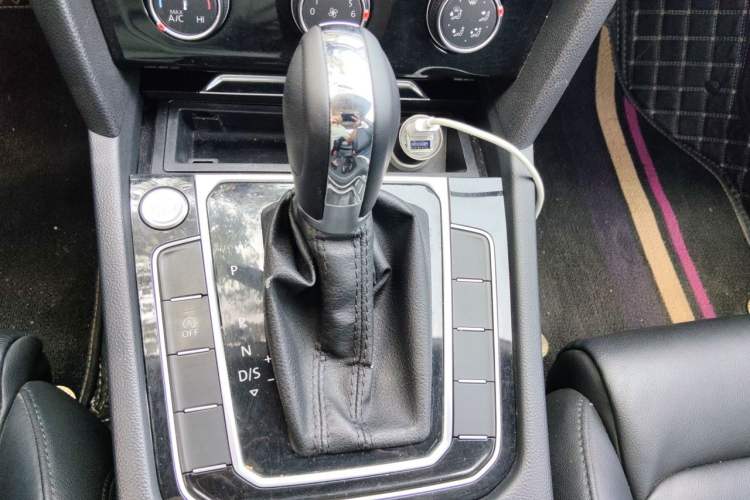 Used Volkswagen Magotan 2019 330TSI DSG Leading Edition China V Standard Gear Lever