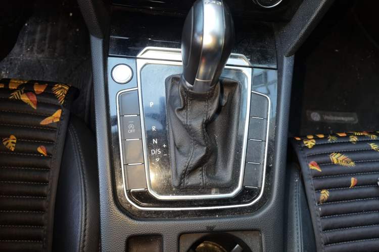 Used Volkswagen Magotan 2019 330TSI DSG Luxury Version China VI Standard Gear Lever