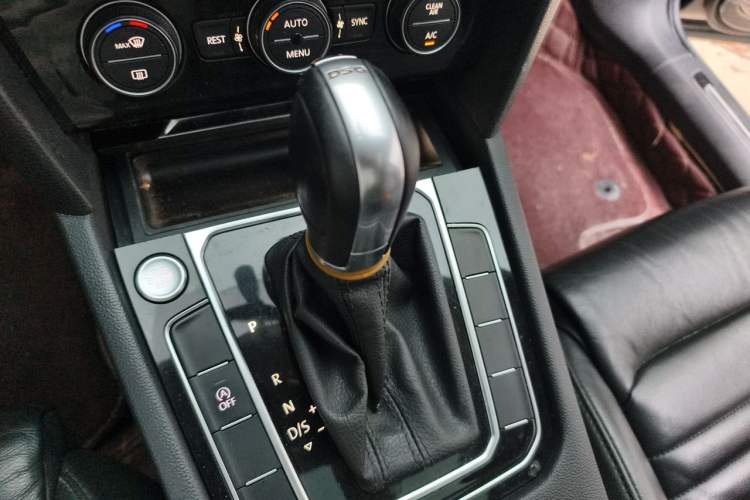 Used Volkswagen Magotan 2019 330TSI DSG Luxury Model China V Standard Gear Lever