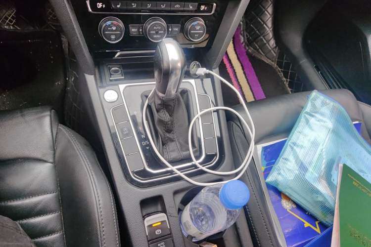 Used Volkswagen Magotan 2019 330TSI DSG Luxury Version China VI Standard Gear Lever