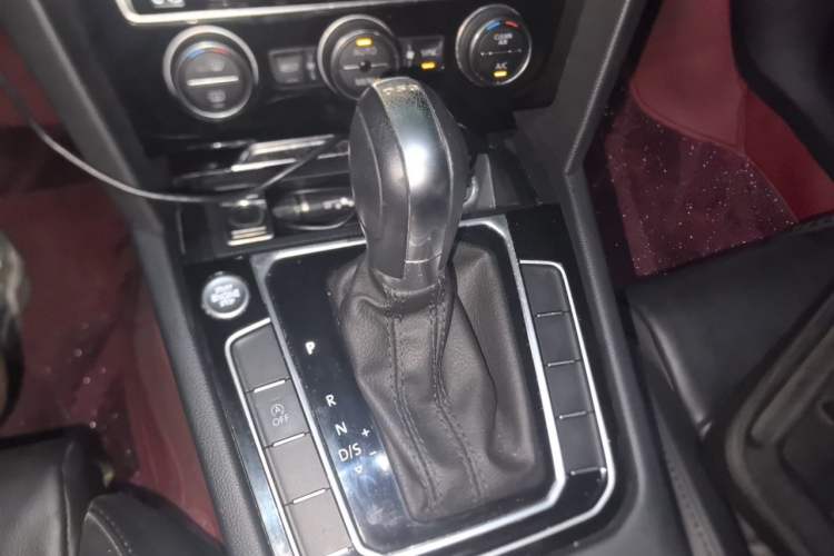 Used Volkswagen Magotan 2019 330TSI DSG Luxury Model China V Standard Gear Lever