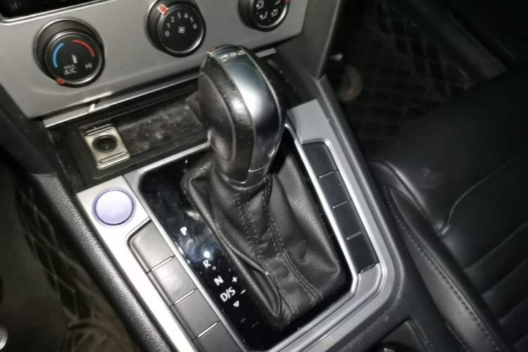 Used Volkswagen Magotan 2019 280TSI DSG Comfort Model China V Standard Gear Lever