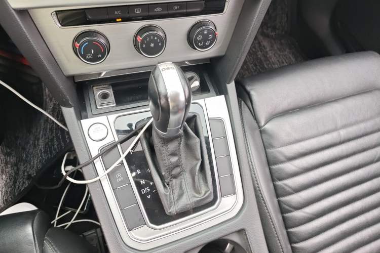 Used Volkswagen Magotan 2019 280TSI DSG Comfort Model China V Standard Gear Lever