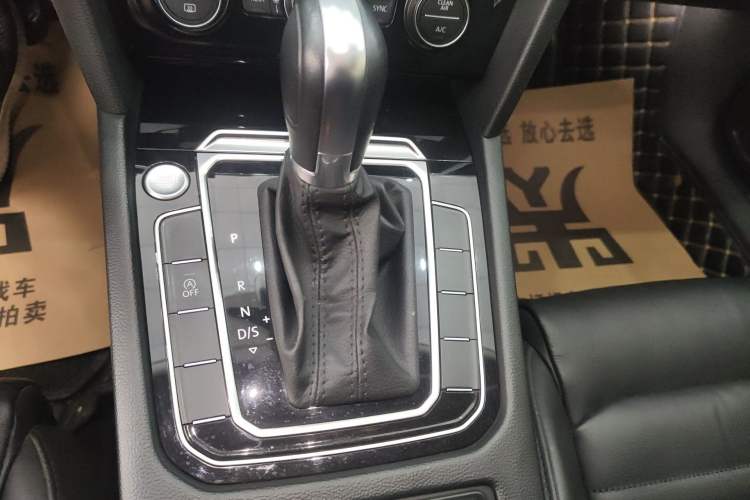 Used Volkswagen Magotan 2019 330TSI DSG Luxury Version China VI Standard Gear Lever