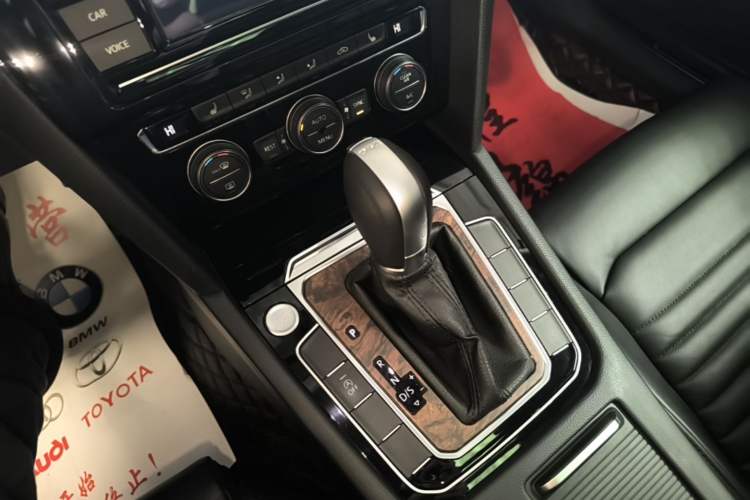 Used Volkswagen Magotan 2019 330TSI DSG Luxury Model China V Standard Gear Lever