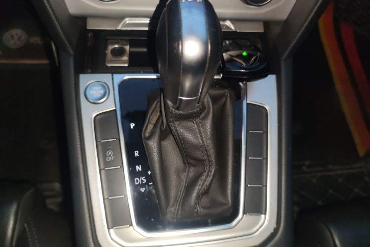 Used Volkswagen Magotan 2019 280TSI DSG Comfort Model China VI Standard Gear Lever