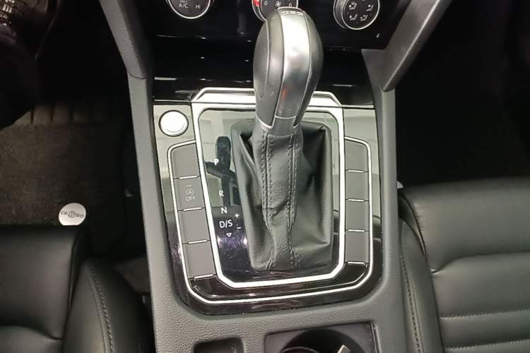 Used Volkswagen Magotan 2019 330TSI DSG Leading Model China VI Standard Gear Lever
