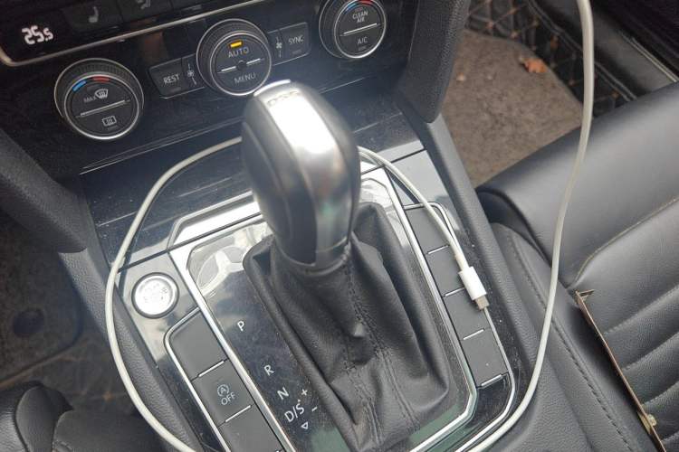 Used Volkswagen Magotan 2019 330TSI DSG Luxury Version China VI Standard Gear Lever