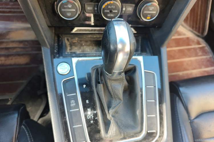 Used Volkswagen Magotan 2019 330TSI DSG Luxury Version China VI Standard Gear Lever