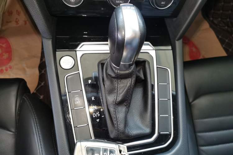 Used Volkswagen Magotan 2019 330TSI DSG Luxury Version China VI Standard Gear Lever