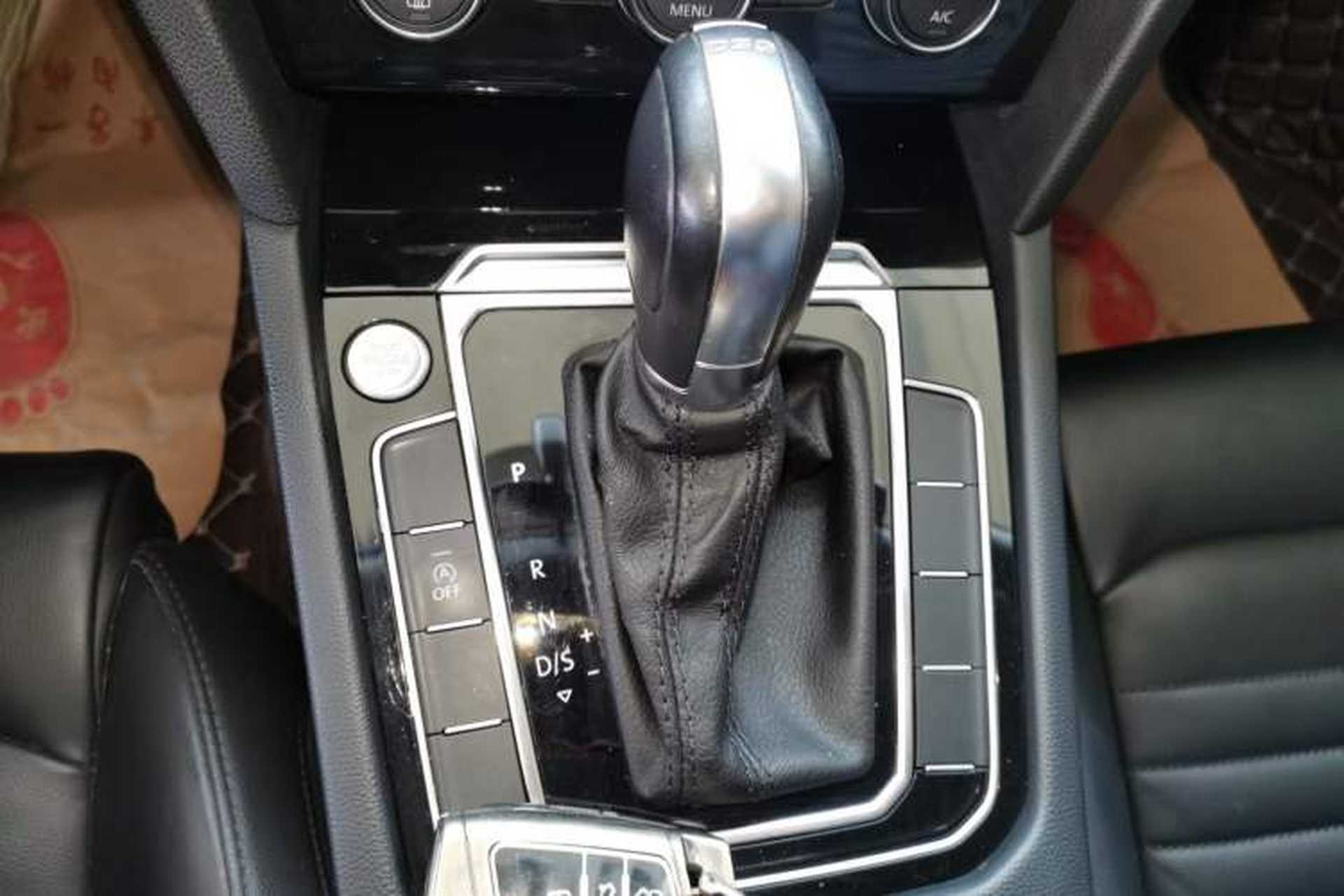 Used Volkswagen Magotan 2019 330TSI DSG Luxury Version China VI Standard Gear Lever