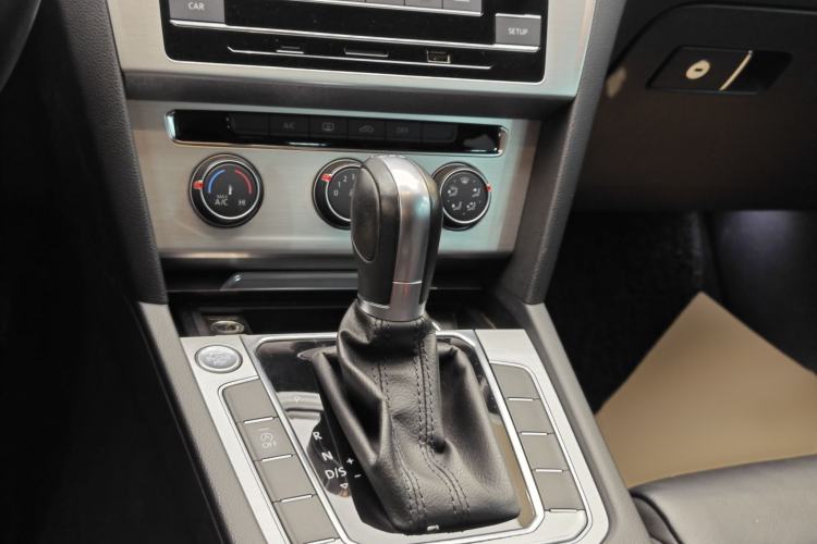 Used Volkswagen Magotan 2019 280TSI DSG Comfort Model China VI Standard Gear Lever