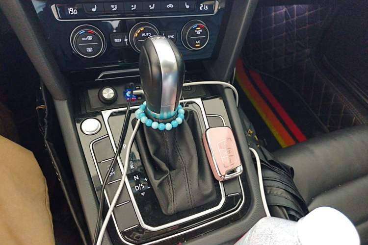 Used Volkswagen Magotan 2019 330TSI DSG Luxury Model China V Standard Gear Lever