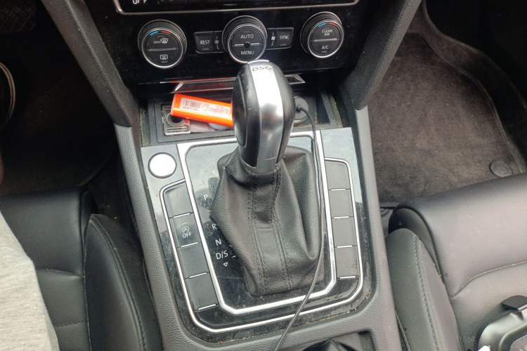 Used Volkswagen Magotan 2019 330TSI DSG Luxury Model China V Standard Gear Lever