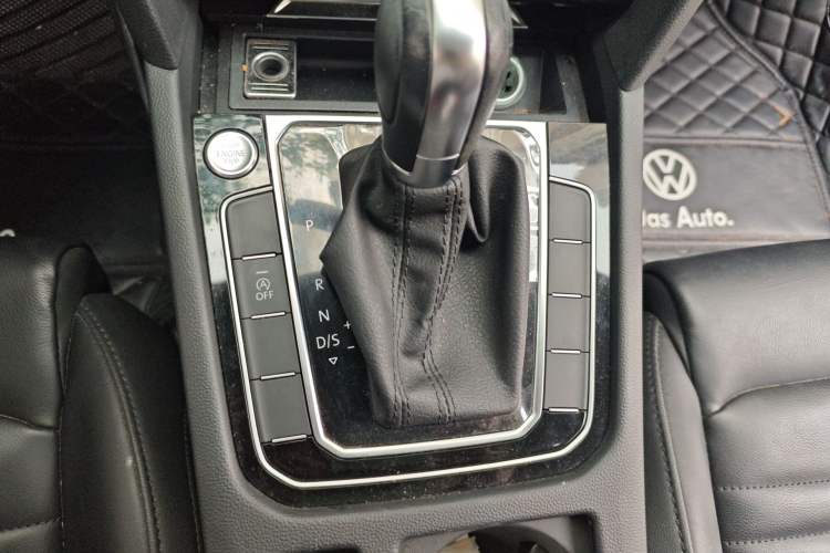 Used Volkswagen Magotan 2019 330TSI DSG Leading Model China VI Standard Gear Lever