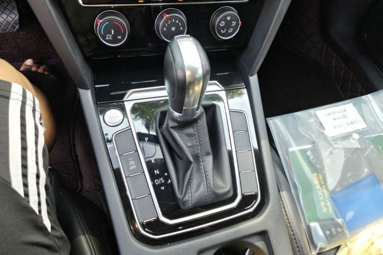Used Volkswagen Magotan 2019 280TSI DSG Leading Model China VI Standard Gear Lever