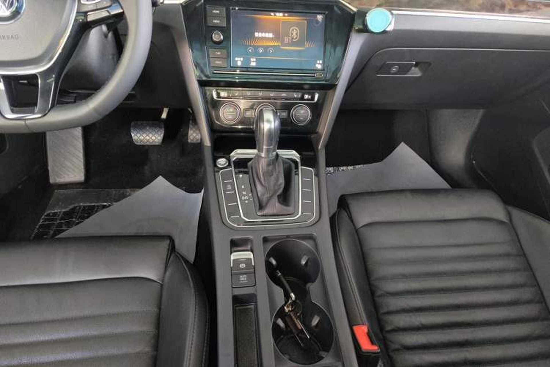 Used Volkswagen Magotan 2019 330TSI DSG Luxury Version China VI Standard Gear Lever