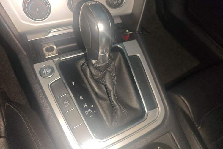 Used Volkswagen Magotan 2019 280TSI DSG Comfort Model China V Standard Gear Lever
