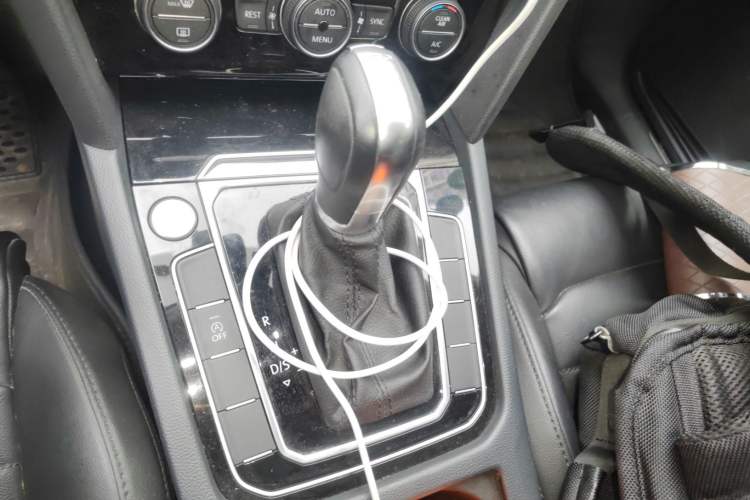 Used Volkswagen Magotan 2019 330TSI DSG Luxury Model China V Standard Gear Lever