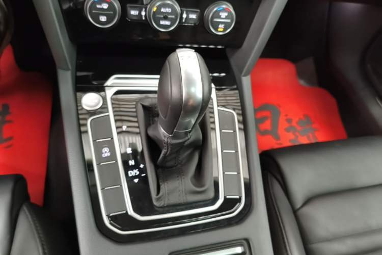 Used Volkswagen Magotan 2019 330TSI DSG Luxury Model China V Standard Gear Lever