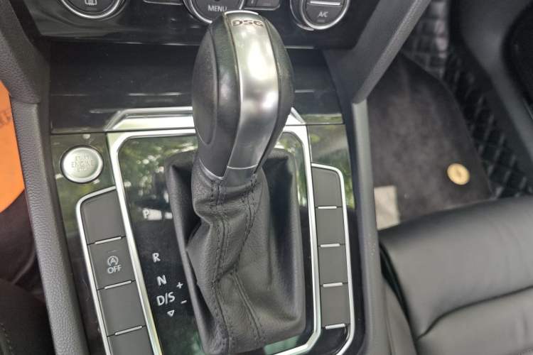 Used Volkswagen Magotan 2019 330TSI DSG Luxury Version China VI Standard Gear Lever