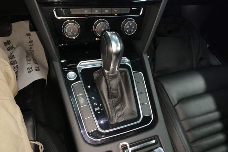 Used Volkswagen Magotan 2019 330TSI DSG Leading Model China VI Standard Gear Lever