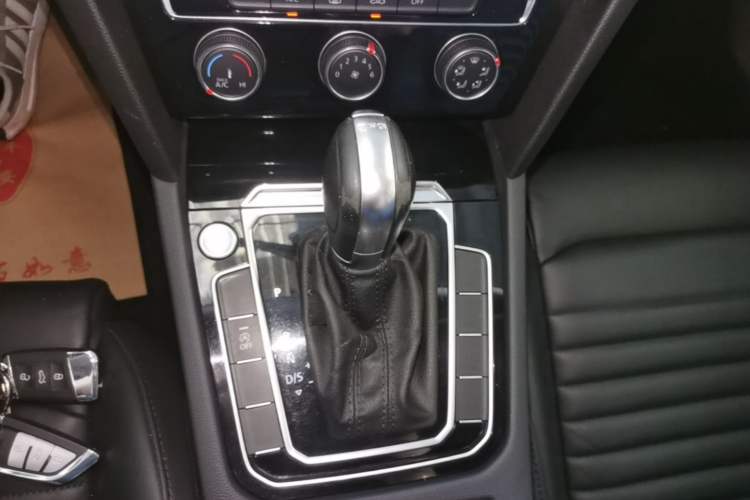 Used Volkswagen Magotan 2019 280TSI DSG Leading Model China V Standard Gear Lever
