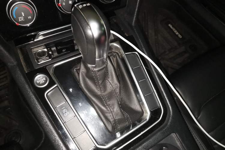 Used Volkswagen Magotan 2019 330TSI DSG Leading Model China VI Standard Gear Lever