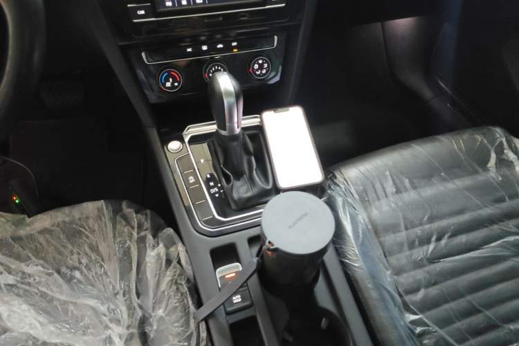 Used Volkswagen Magotan 2019 330TSI DSG Leading Model China VI Standard Gear Lever