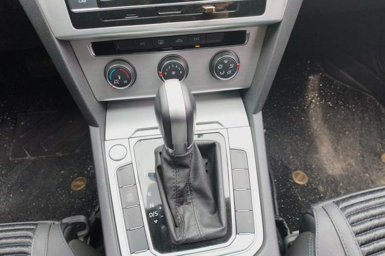 Used Volkswagen Magotan 2019 280TSI DSG Comfort Model China V Standard Gear Lever