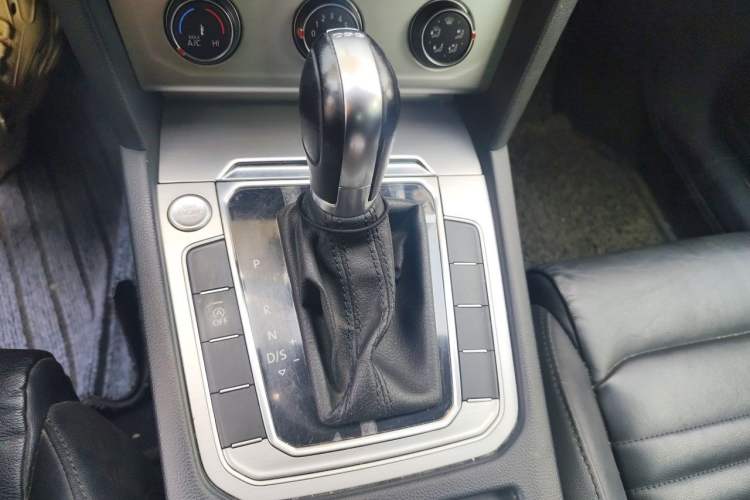 Used Volkswagen Magotan 2019 280TSI DSG Comfort Model China VI Standard Gear Lever