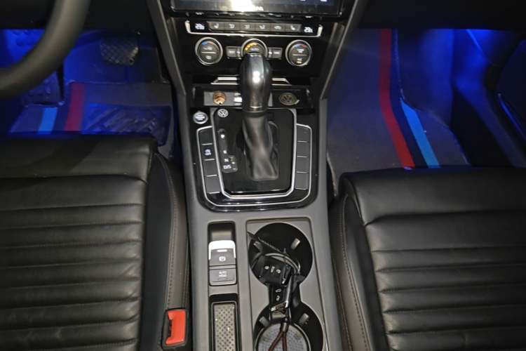 Used Volkswagen Magotan 2019 330TSI DSG Luxury Model China V Standard Gear Lever