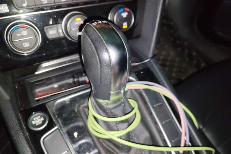 Used Volkswagen Magotan 2019 330TSI DSG Luxury Version China VI Standard Gear Lever
