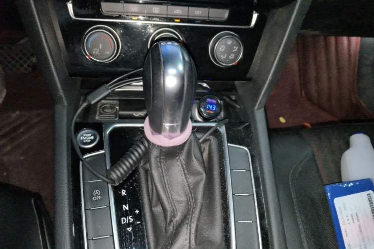 Used Volkswagen Magotan 2019 330TSI DSG Leading Edition China V Standard Gear Lever