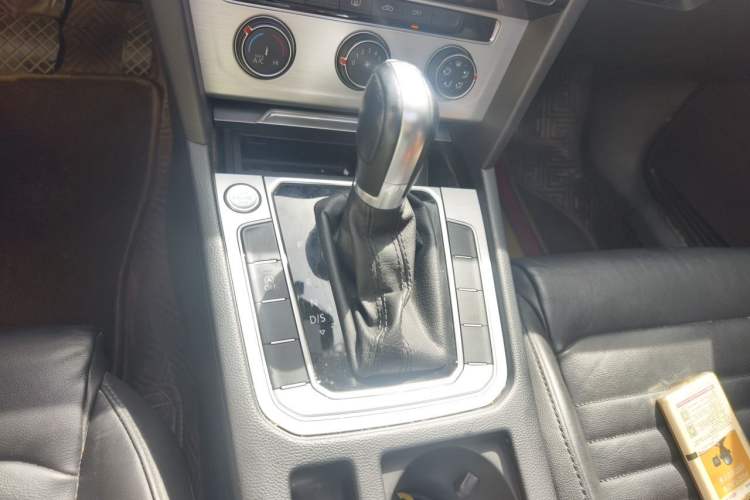 Used Volkswagen Magotan 2019 280TSI DSG Comfort Model China V Standard Gear Lever