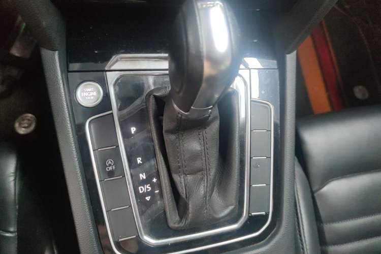 Used Volkswagen Magotan 2019 330TSI DSG Leading Model China VI Standard Gear Lever
