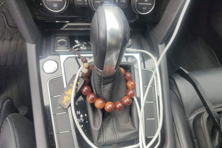 Used Volkswagen Magotan 2019 380TSI DSG Luxury Model China V Standard Gear Lever