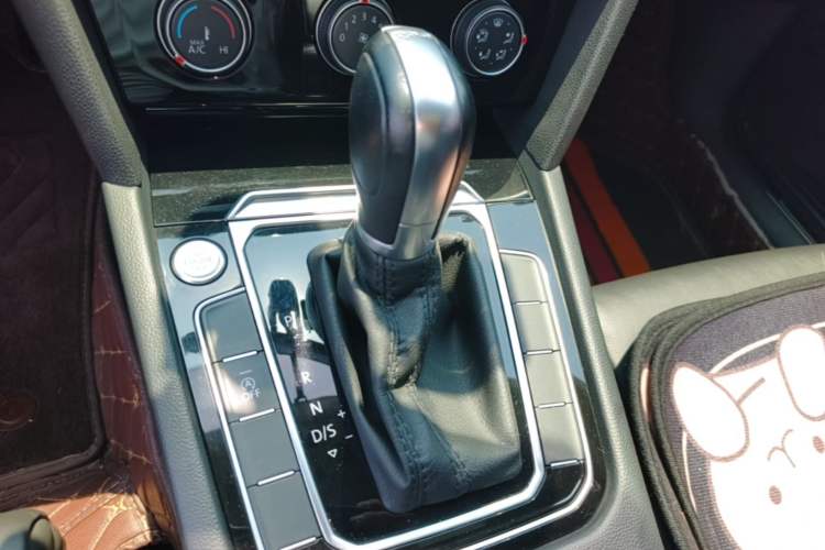 Used Volkswagen Magotan 2019 330TSI DSG Leading Model China VI Standard Gear Lever