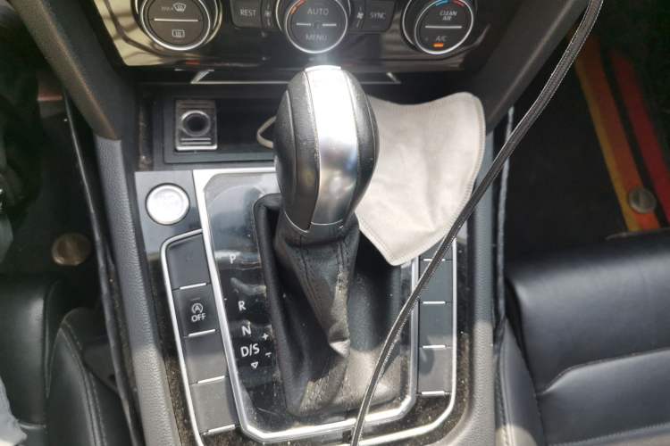 Used Volkswagen Magotan 2019 330TSI DSG Luxury Version China VI Standard Gear Lever
