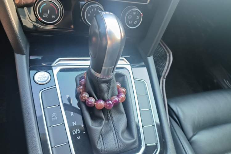 Used Volkswagen Magotan 2019 330TSI DSG Leading Edition China V Standard Gear Lever