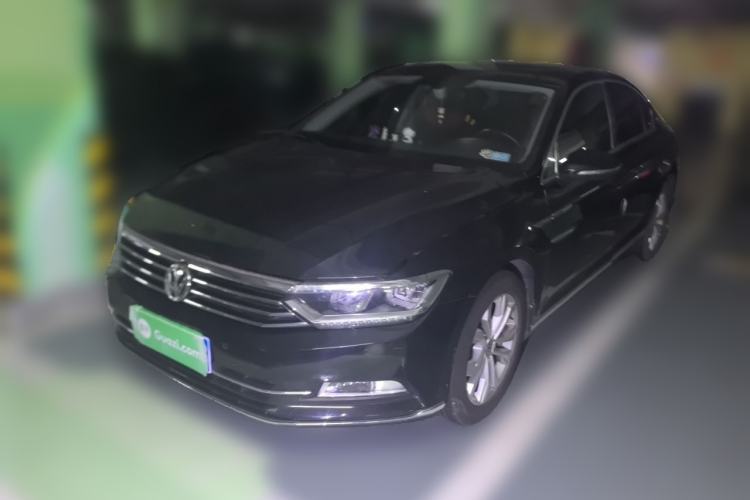 Used Volkswagen Magotan 2019 330TSI DSG Luxury Model China V Standard Guazi used car, China used car export, Used car for sale, Used  cars, Cheapest cars for sale