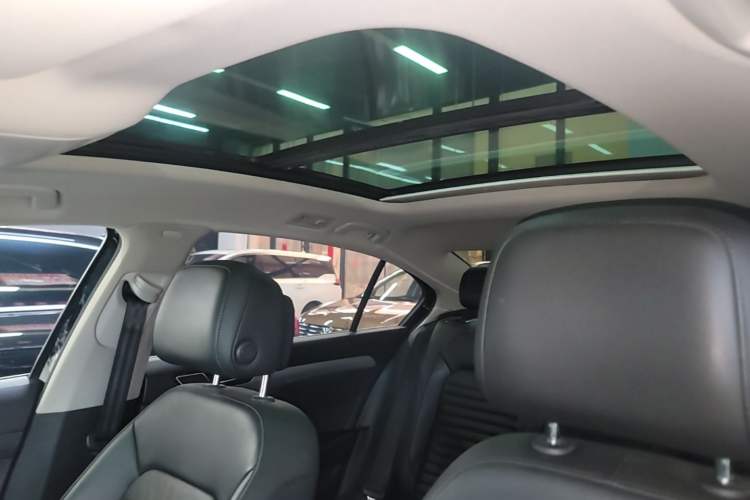 Used Volkswagen Magotan 2019 330TSI DSG Leading Edition China V Standard Headliner